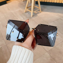 Load image into Gallery viewer, New Fashion Oversize Gradient Sunglasses For Women