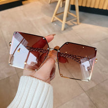 Load image into Gallery viewer, New Fashion Oversize Gradient Sunglasses For Women