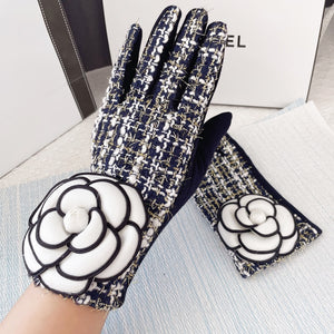 Beautiful Designer Warm Women Gloves w/ Large Flower Design